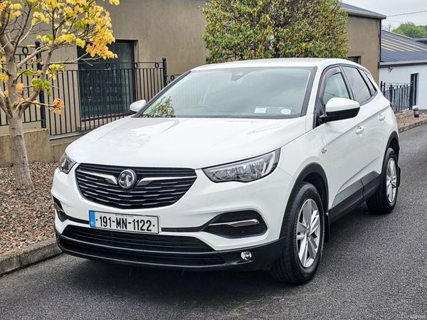 Vauxhall Grandland X Hatchback, Diesel, 2019, White