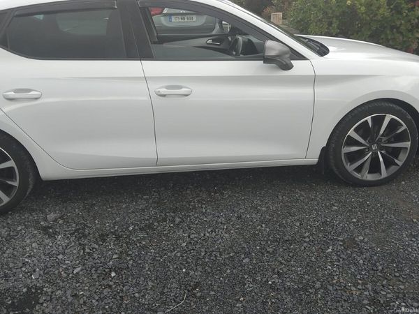 SEAT Leon Estate, Petrol, 2021, White