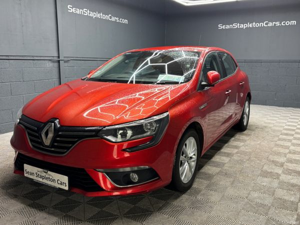 Renault Megane Hatchback, Diesel, 2017, Red