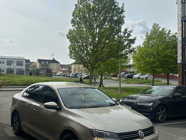 Volkswagen Jetta Saloon, Diesel, 2014, Silver