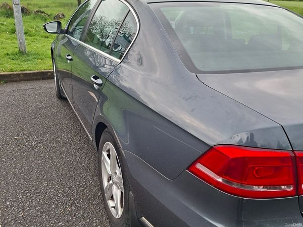 Volkswagen Passat Saloon, Diesel, 2012, Grey