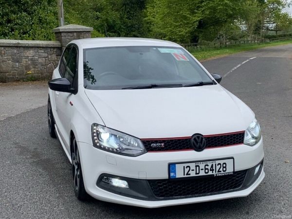 Volkswagen Polo Hatchback, Petrol, 2012, White