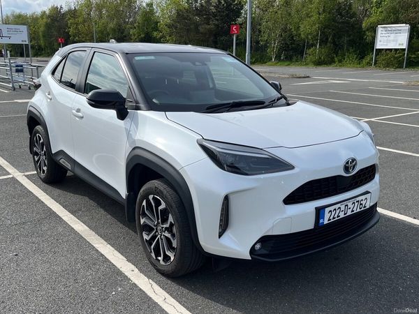 Toyota Yaris Cross Hatchback, Petrol Hybrid, 2022, White