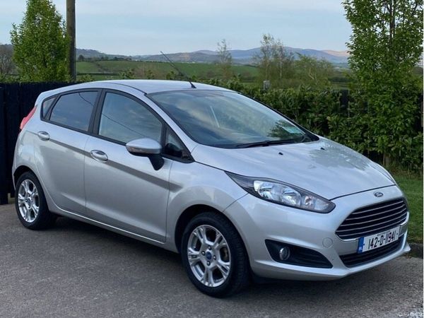 Ford Fiesta Hatchback, Petrol, 2014, Silver