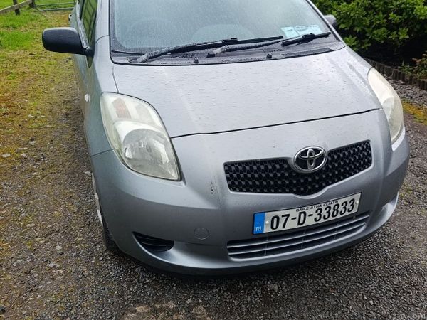 Toyota Yaris Hatchback, Petrol, 2007, Silver