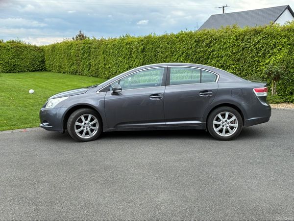 Toyota Avensis Saloon, Diesel, 2011, Grey