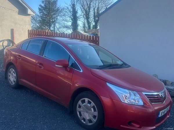 Toyota Avensis Saloon, Diesel, 2010, Red