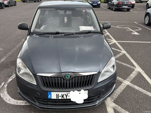 Skoda Fabia Hatchback, Petrol, 2011, Grey