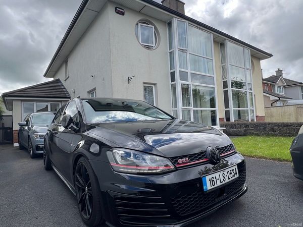 Volkswagen Golf Hatchback, Petrol, 2016, Black