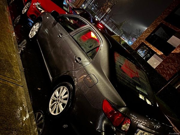 Toyota Corolla Saloon, Diesel, 2009, Grey