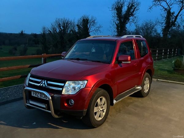 Mitsubishi Pajero SUV, Diesel, 2009, Red