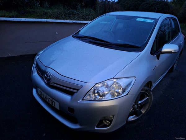 Toyota Auris Hatchback, Petrol Hybrid, 2012, Silver