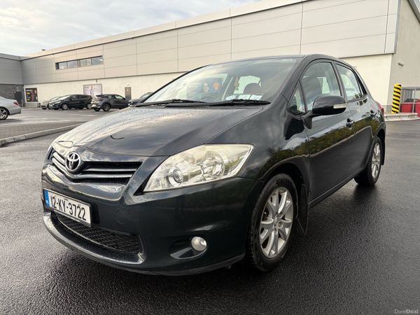 Toyota Auris Hatchback, Petrol, 2012, Grey