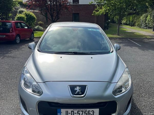 Peugeot 308 Hatchback, Petrol, 2011, Silver