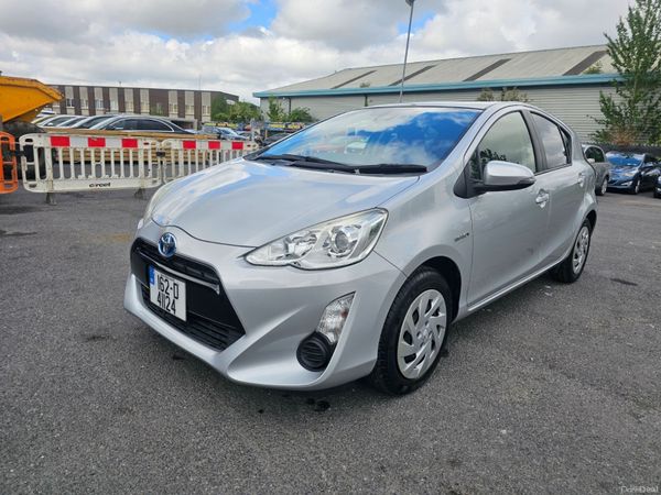 Toyota Aqua Hatchback, Petrol Hybrid, 2016, Silver