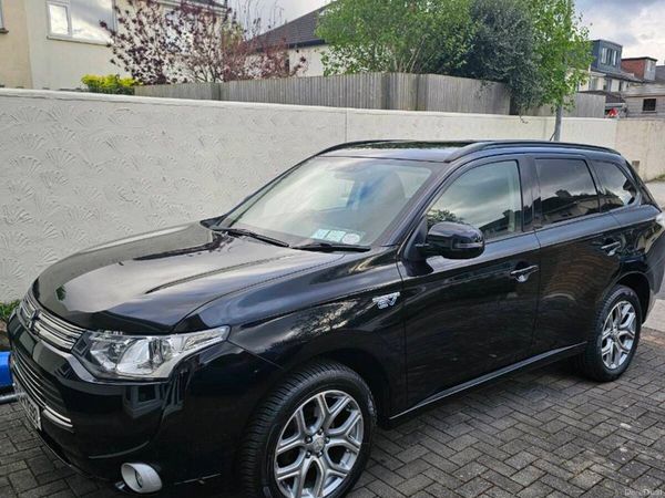 Mitsubishi Outlander SUV, Petrol Plug-in Hybrid, 2015, Black