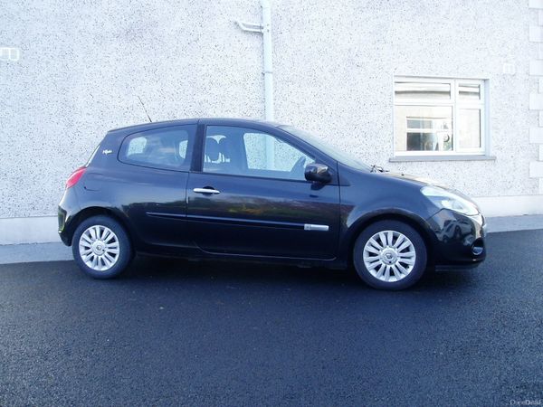 Renault Clio Hatchback, Petrol, 2011, Black