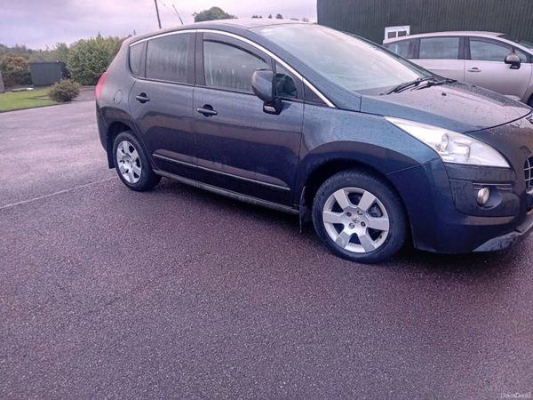 Peugeot 3008 MPV, Diesel, 2013, Blue