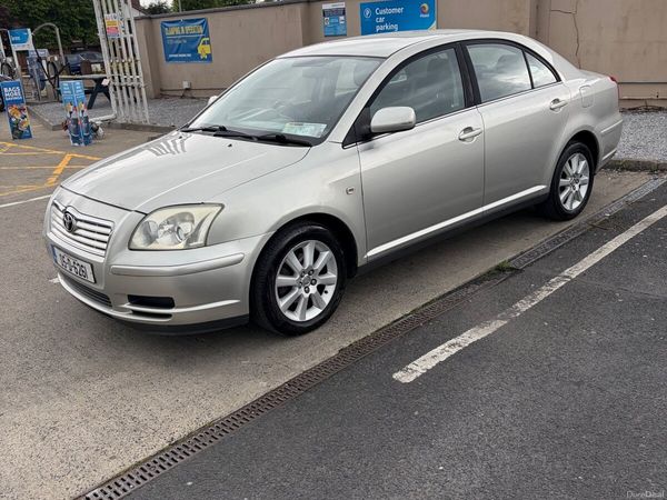 Toyota Avensis Saloon, Petrol, 2005, Silver