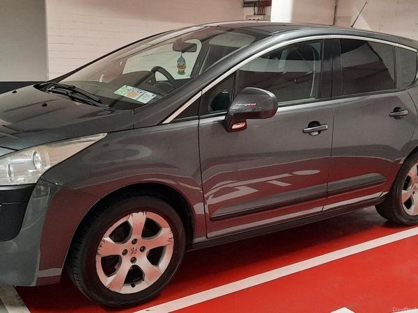 Peugeot 3008 MPV, Diesel, 2011, Grey