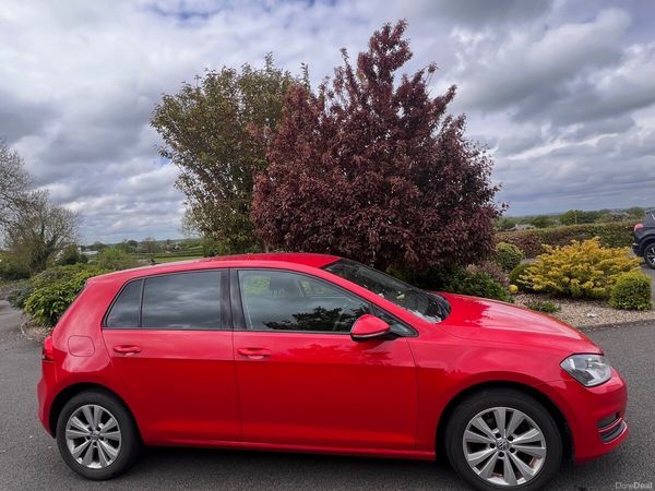 Volkswagen Golf Estate, Diesel, 2017, Red