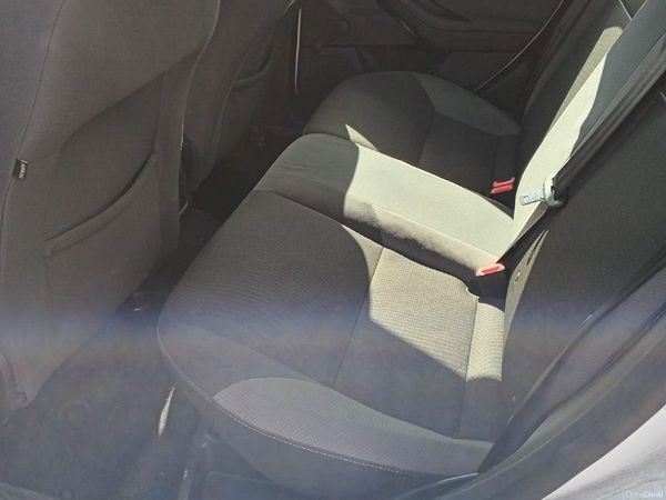 Ford Focus Hatchback, Diesel, 2014, White