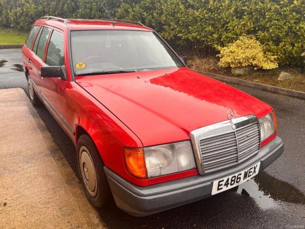 Mercedes-Benz 250 Estate, Diesel, 1987, Red