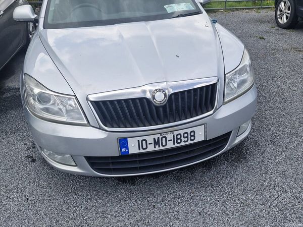 Skoda Octavia Hatchback, Diesel, 2010, Silver