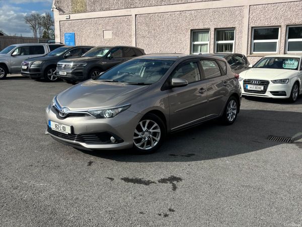 Toyota Auris Hatchback, Diesel, 2016, Bronze