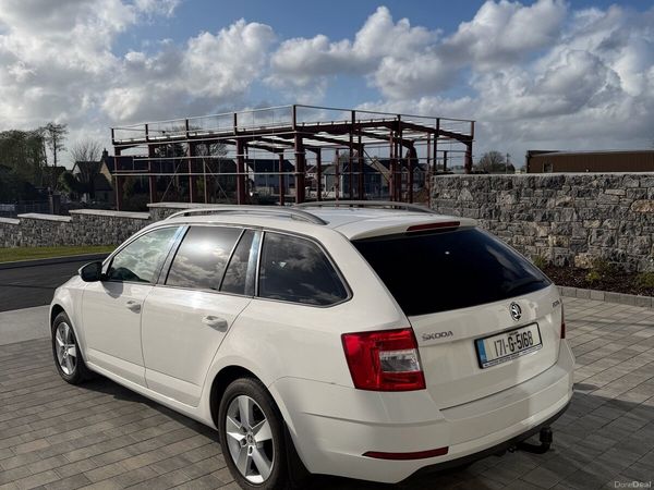 Skoda Octavia Estate, Diesel, 2017, White