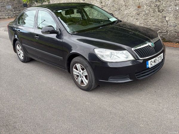 Skoda Octavia Hatchback, Diesel, 2012, Black