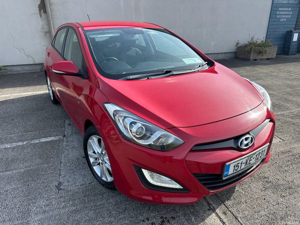 Hyundai i30 Hatchback, Diesel, 2015, Red