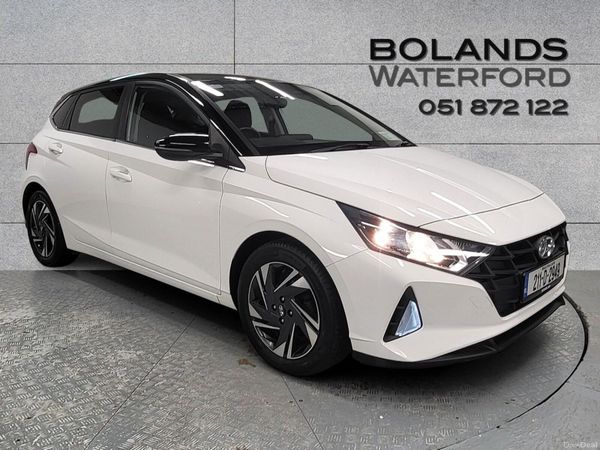 Hyundai i20 Hatchback, Petrol, 2021, White
