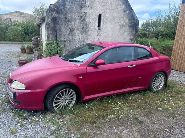Alfa Romeo GT Hatchback, Petrol, 2004, Red