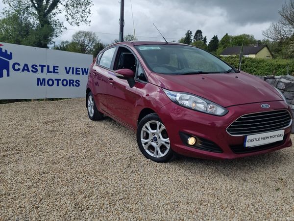 Ford Fiesta Hatchback, Petrol, 2014, Red
