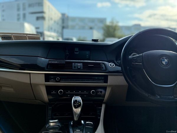 BMW 5-Series Saloon, Diesel, 2011, Silver