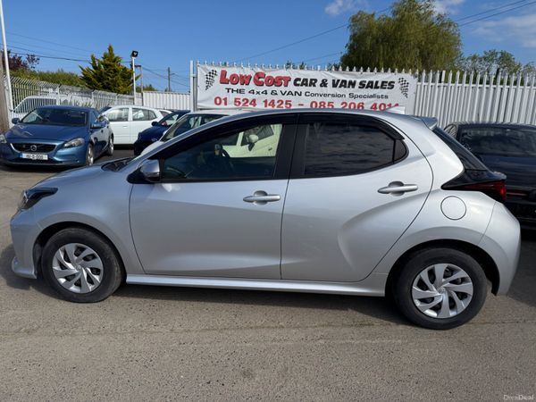 Toyota Yaris Hatchback, Petrol, 2021, Silver