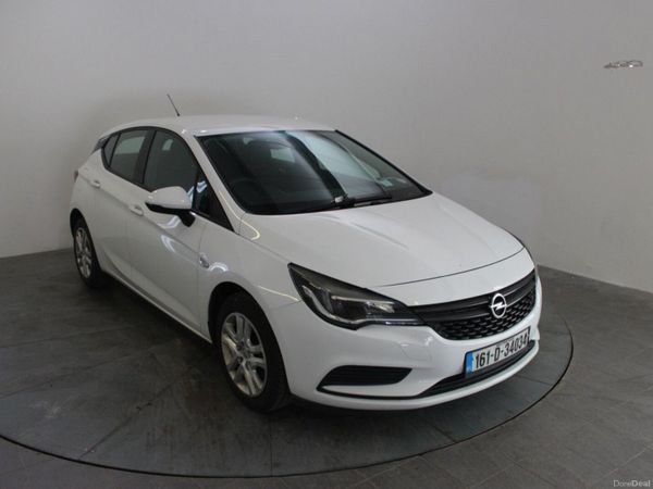 Opel Astra Hatchback, Petrol, 2016, White