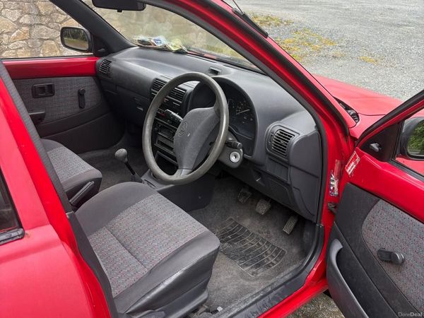 Toyota Starlet Hatchback, Petrol, 1995, Red