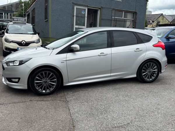 Ford Focus Hatchback, Diesel, 2017, Grey