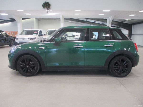 Mini One Estate/Jeep, Petrol, 2021, Green