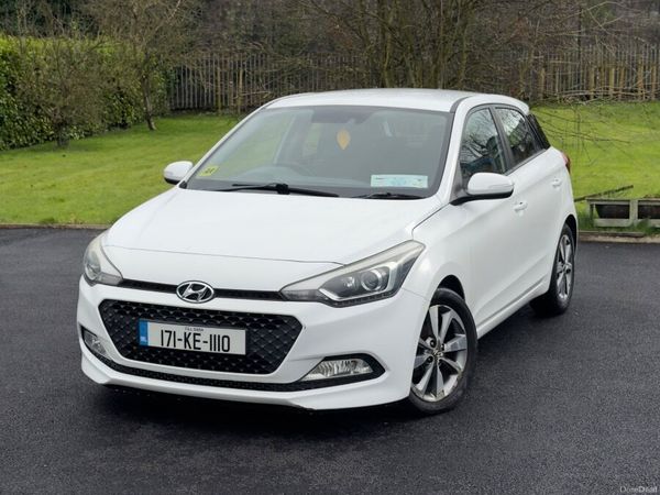 Hyundai i20 Hatchback, Petrol, 2017, White