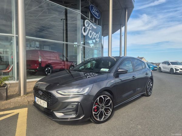 Ford Focus Hatchback, Petrol, 2024, Grey