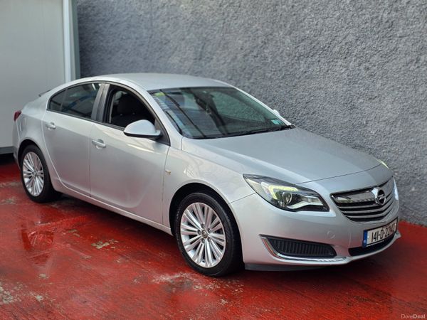 Opel Insignia Hatchback, Diesel, 2014, Silver