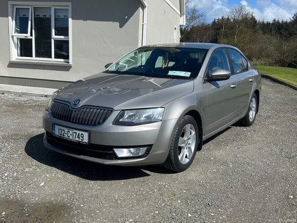 Skoda Octavia Saloon, Diesel, 2013, Beige