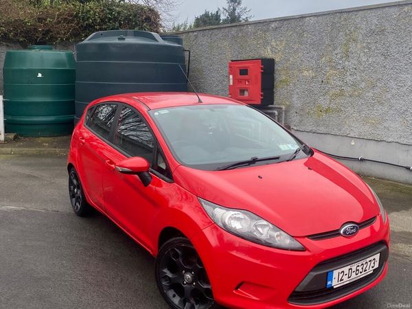 Ford Fiesta Hatchback, Petrol, 2012, Red