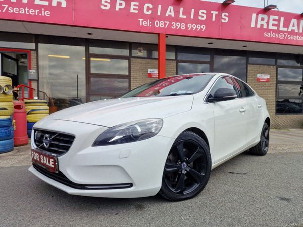 Volvo V40 Hatchback, Petrol, 2014, White