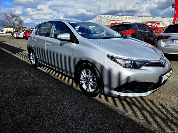 Toyota Auris MPV, Petrol, 2017, Grey