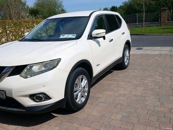 Nissan X-Trail SUV, Petrol Hybrid, 2016, White