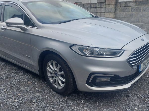 Ford Mondeo Estate, Petrol Hybrid, 2021, Silver